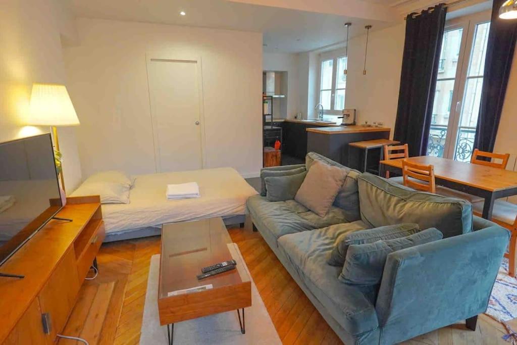 Cozy Spacious Flat@Pigalle Париж Екстериор снимка